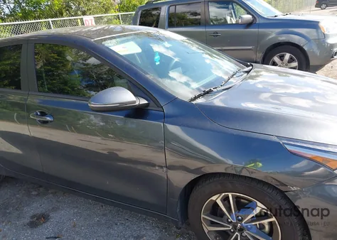 2024 Kia Forte Lxs z USA, uszkodzony, nr VIN 3KPF24AD1RE816913